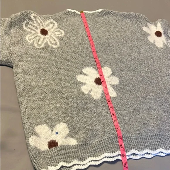 Warm Floral Gray Sweater - Picture 5 of 6